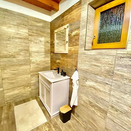 Traditional Garden House In Liptov Tatil Evi